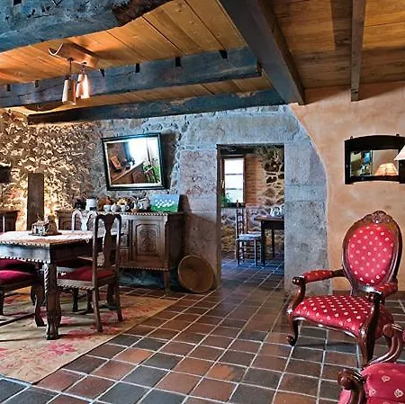 La Portiella Del Llosu * Pandiello