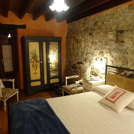La Portiella Del Llosu * Pandiello