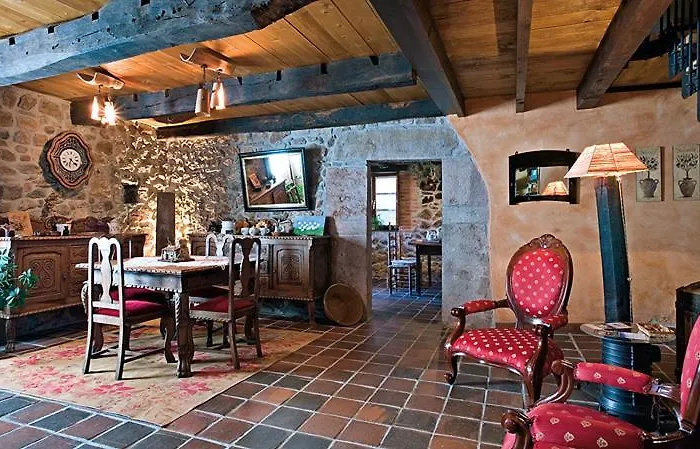 La Portiella Del Llosu * Pandiello